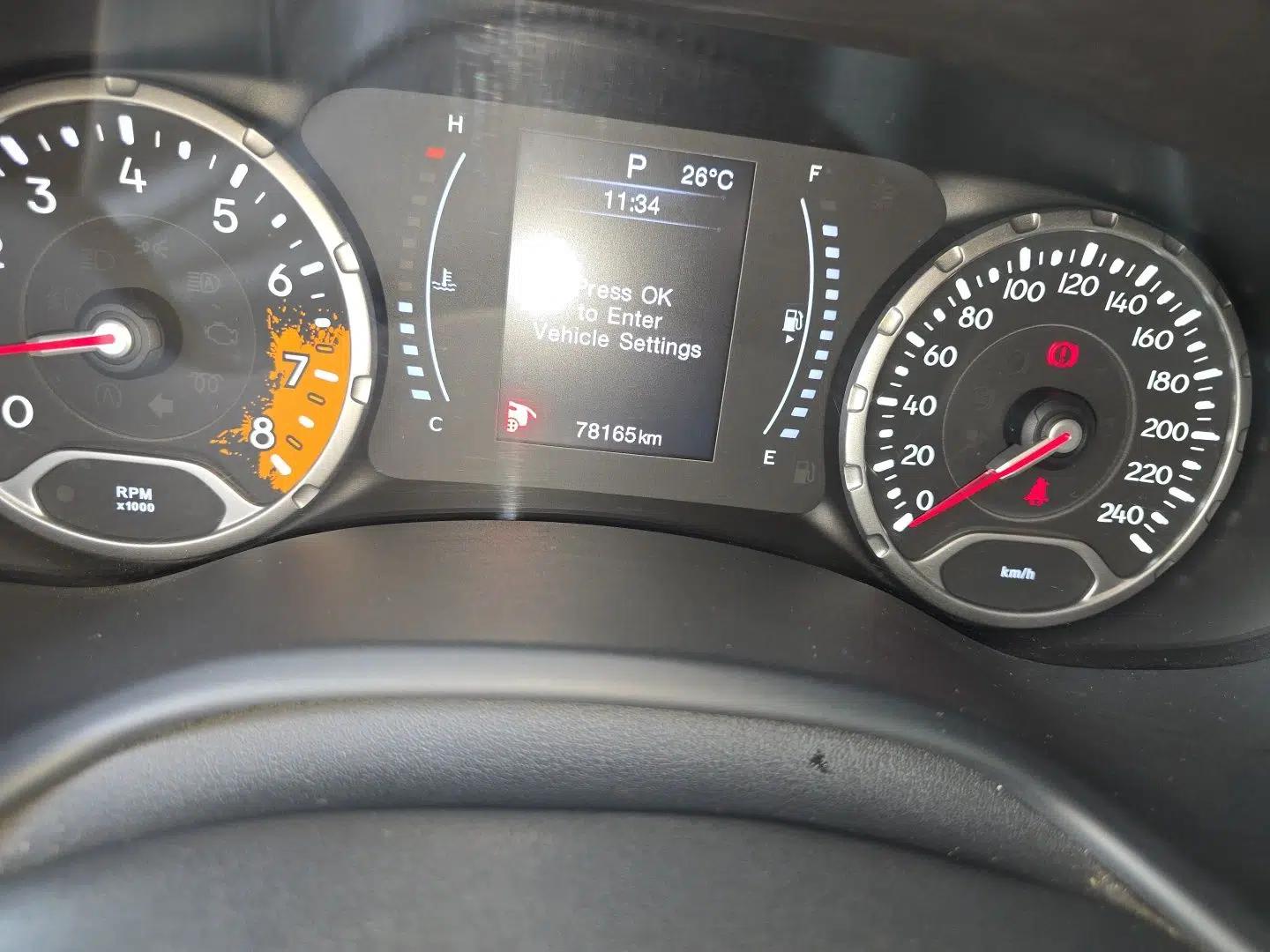 Jeep Renegade 2017 180T Automatic Kinetic Edition+ — миниатюра 13