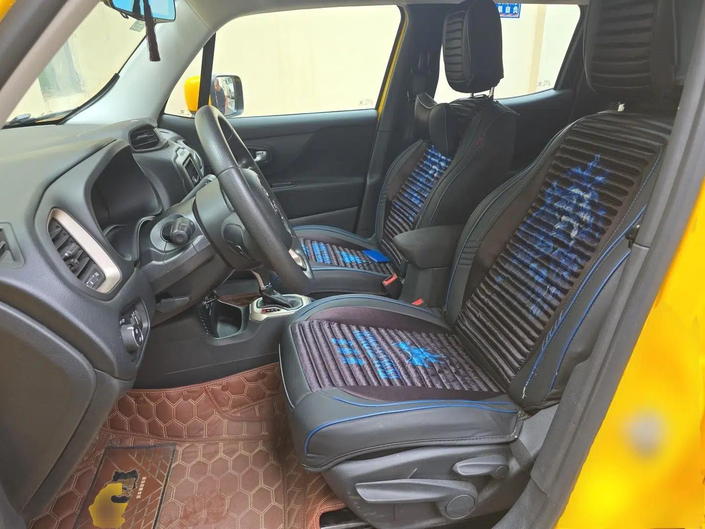 Jeep Renegade 2017 180T Automatic Kinetic Edition+ — миниатюра 16