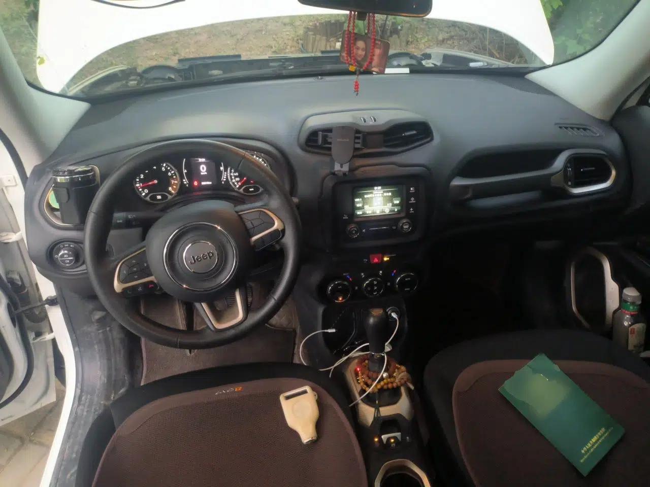 Jeep Renegade 2017 180T Automatic Jingneng Edition — миниатюра 10