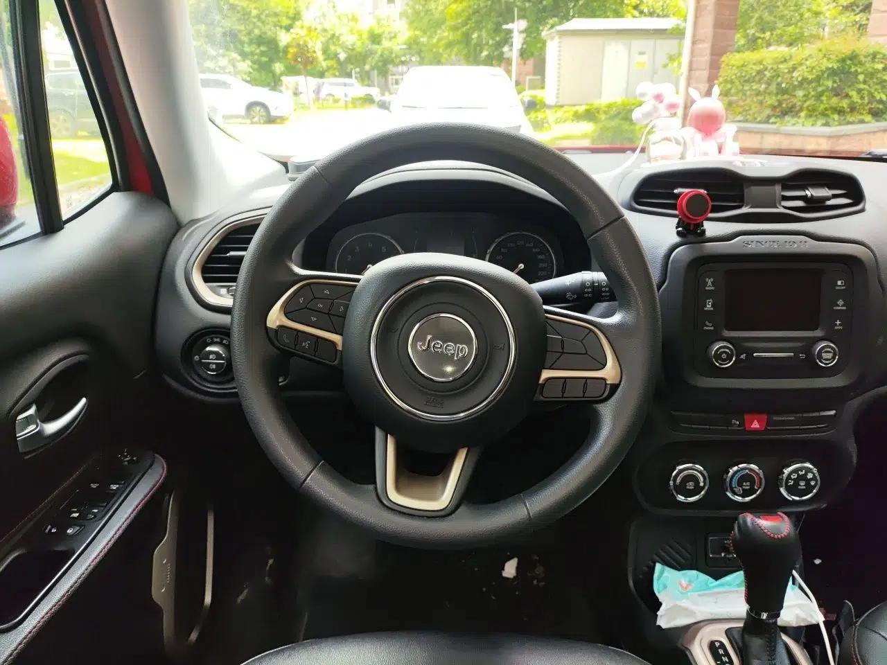 Jeep Renegade 2017 180T Automatic High-Energy Version — миниатюра 11