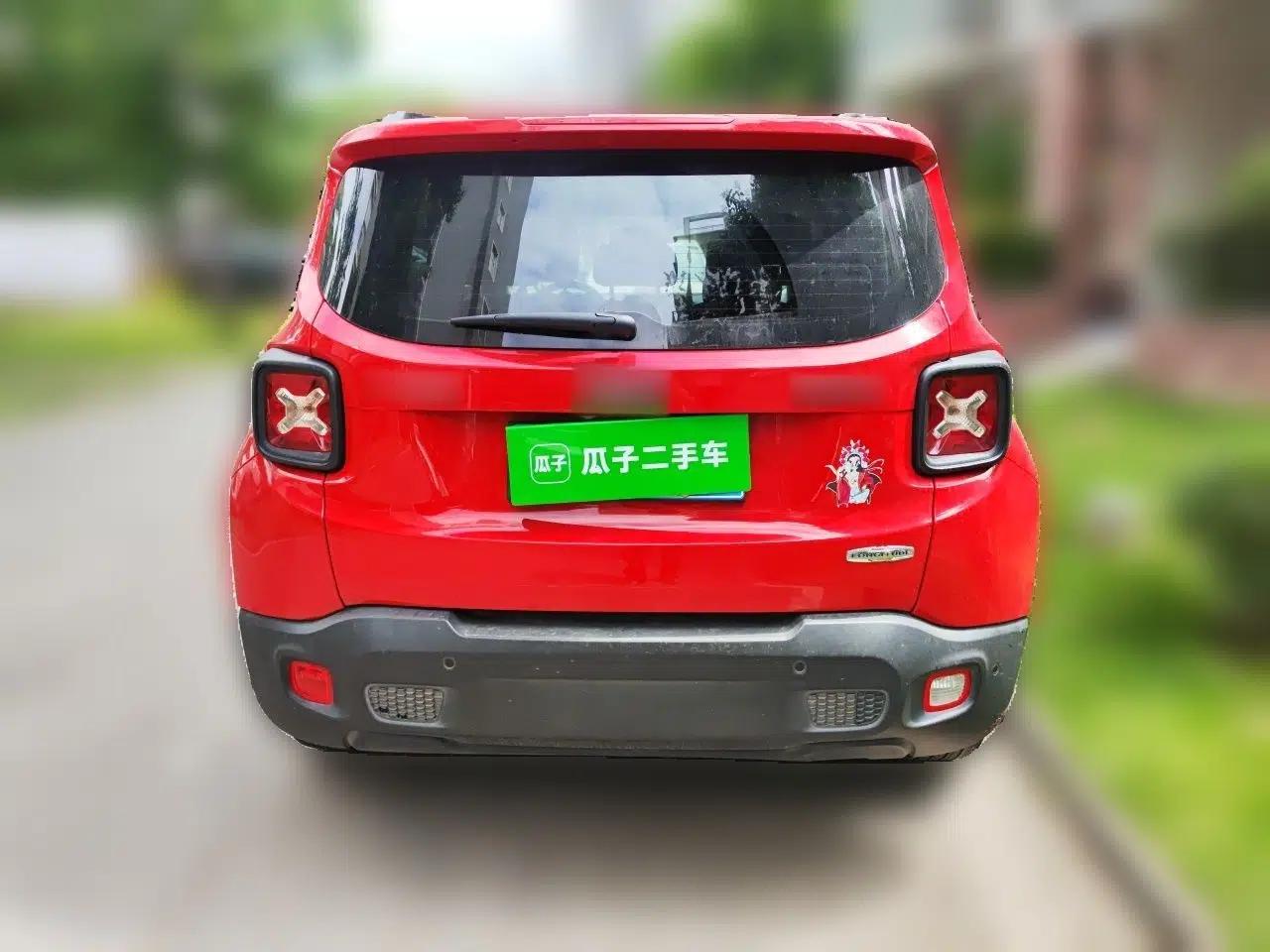 Jeep Renegade 2017 180T Automatic High-Energy Version — миниатюра 5