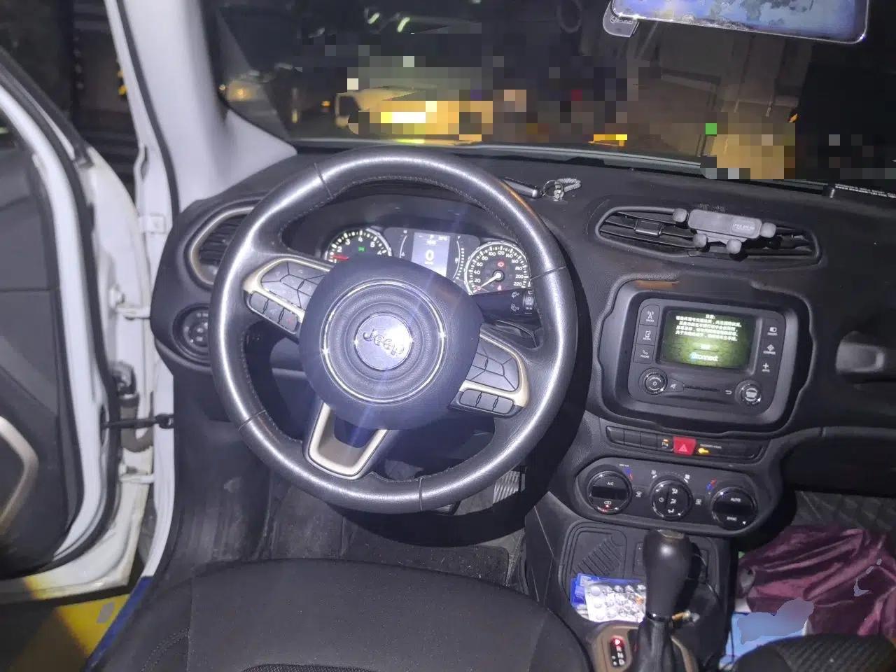 Jeep Renegade 2017 180T Automatic Jingneng Edition — миниатюра 11