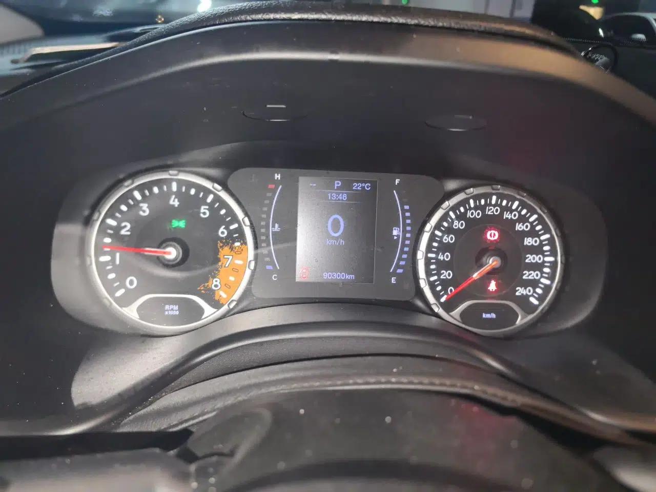 Jeep Renegade 2017 180T Automatic Jingneng Edition — миниатюра 12