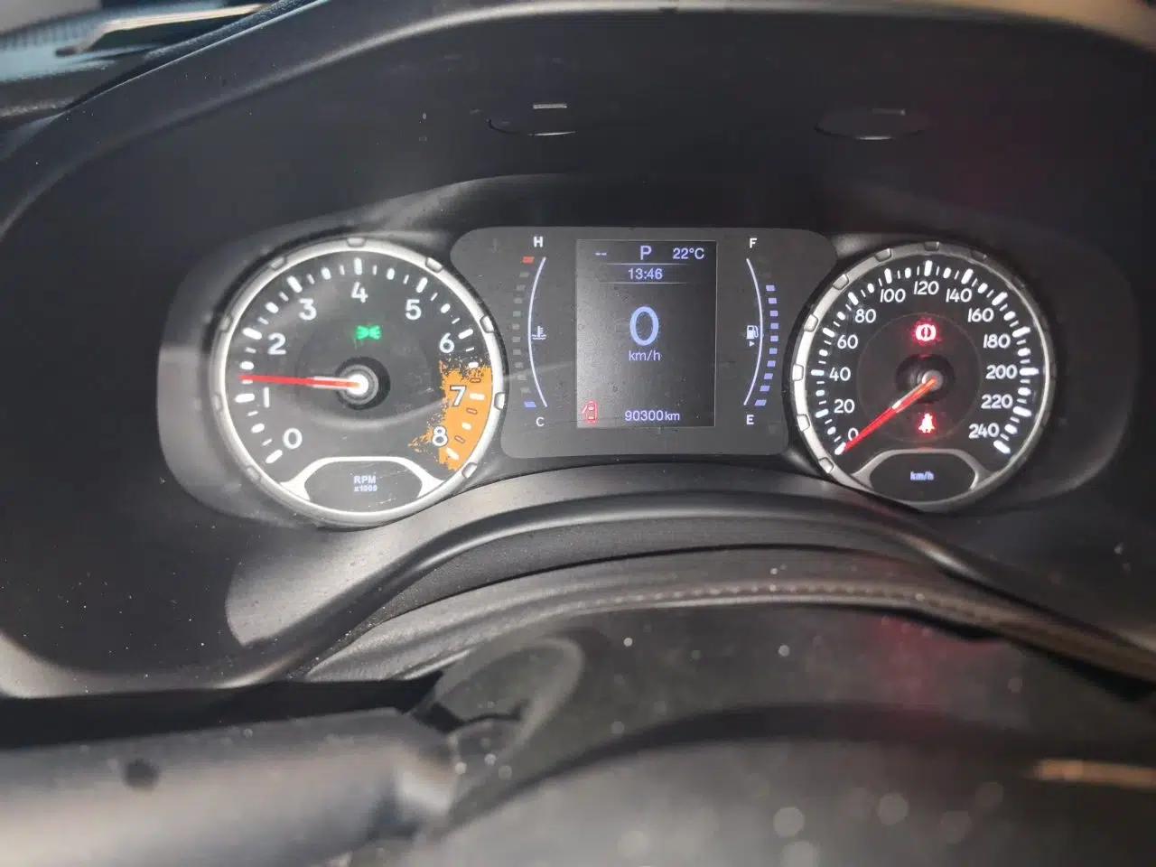 Jeep Renegade 2017 180T Automatic Jingneng Edition — миниатюра 13