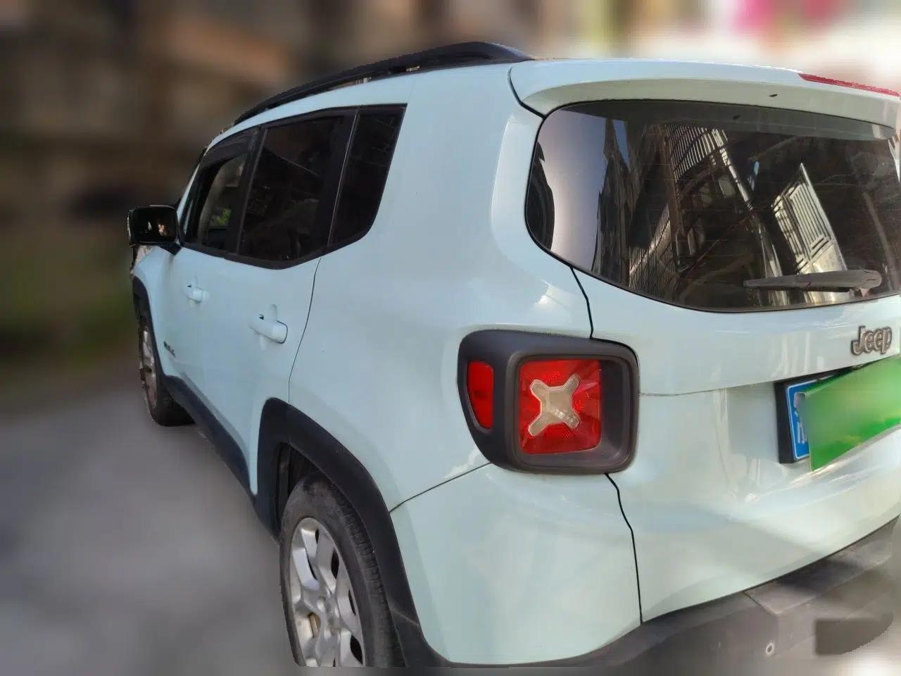 Jeep Renegade 2016 1.4T Automatic Jingneng Edition — миниатюра 4