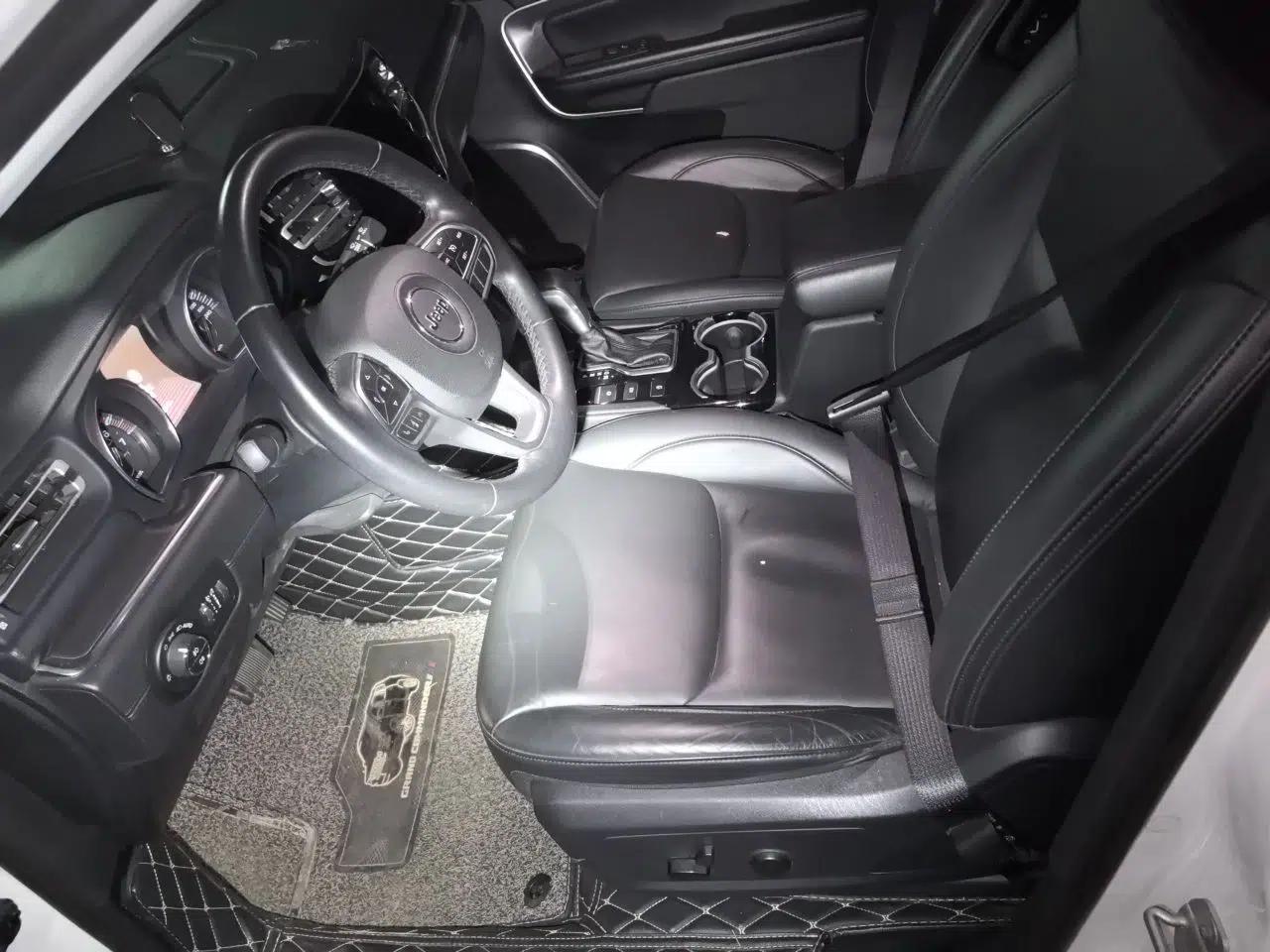 Jeep Grand Commander 2018 2.0T Two-Wheel Drive Enjoy Edition China V — миниатюра 15