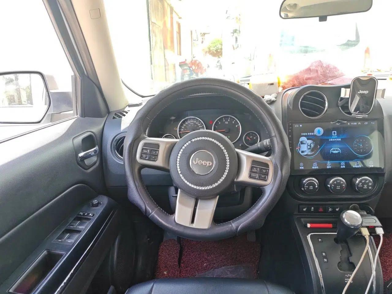 Jeep Patriot 2011 2.4 Luxury Edition — миниатюра 11