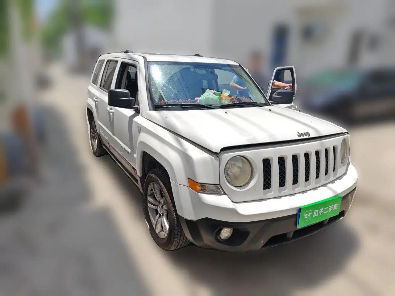 Jeep Patriot 2011 2.4 Luxury Edition — миниатюра 3