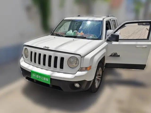 Jeep Patriot 2011 2.4 Luxury Edition