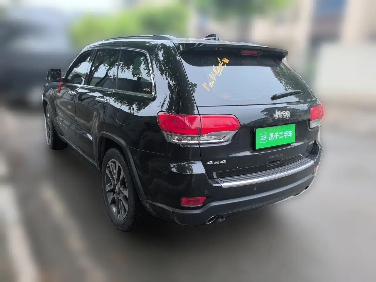 Jeep Grand Cherokee 2017 3.0L Elite Navigation Edition — миниатюра 4
