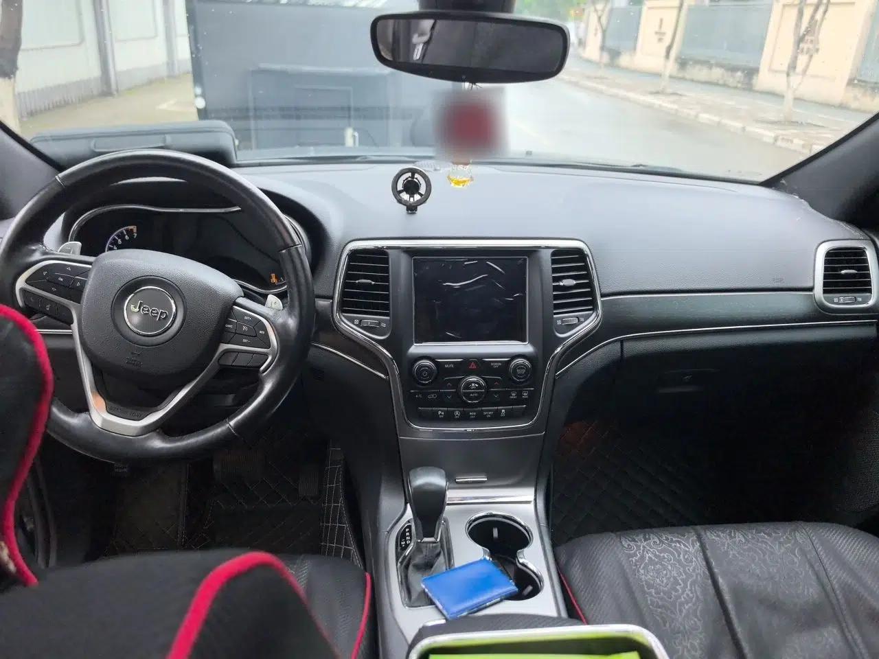 Jeep Grand Cherokee 2017 3.0L Elite Navigation Edition — миниатюра 10