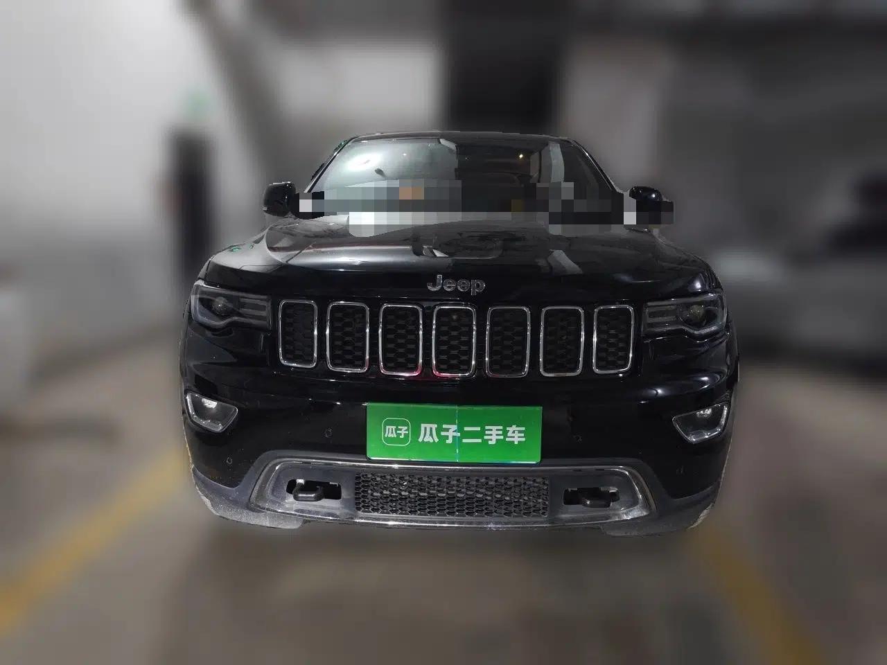 Jeep Grand Cherokee 2016 3.0L Comfort Navigation Edition — миниатюра 2
