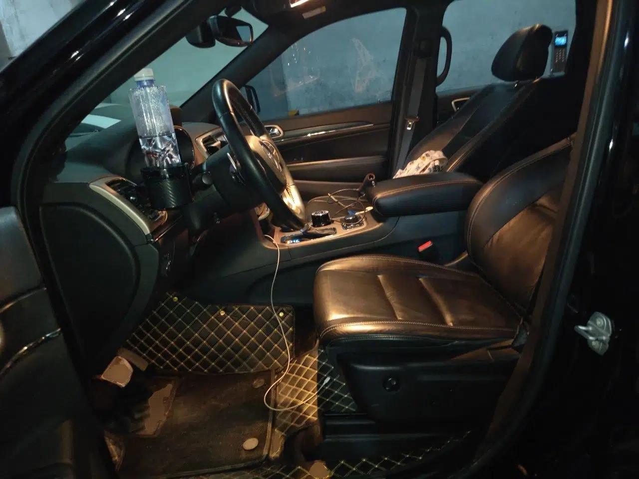 Jeep Grand Cherokee 2016 3.0L Comfort Navigation Edition — миниатюра 15