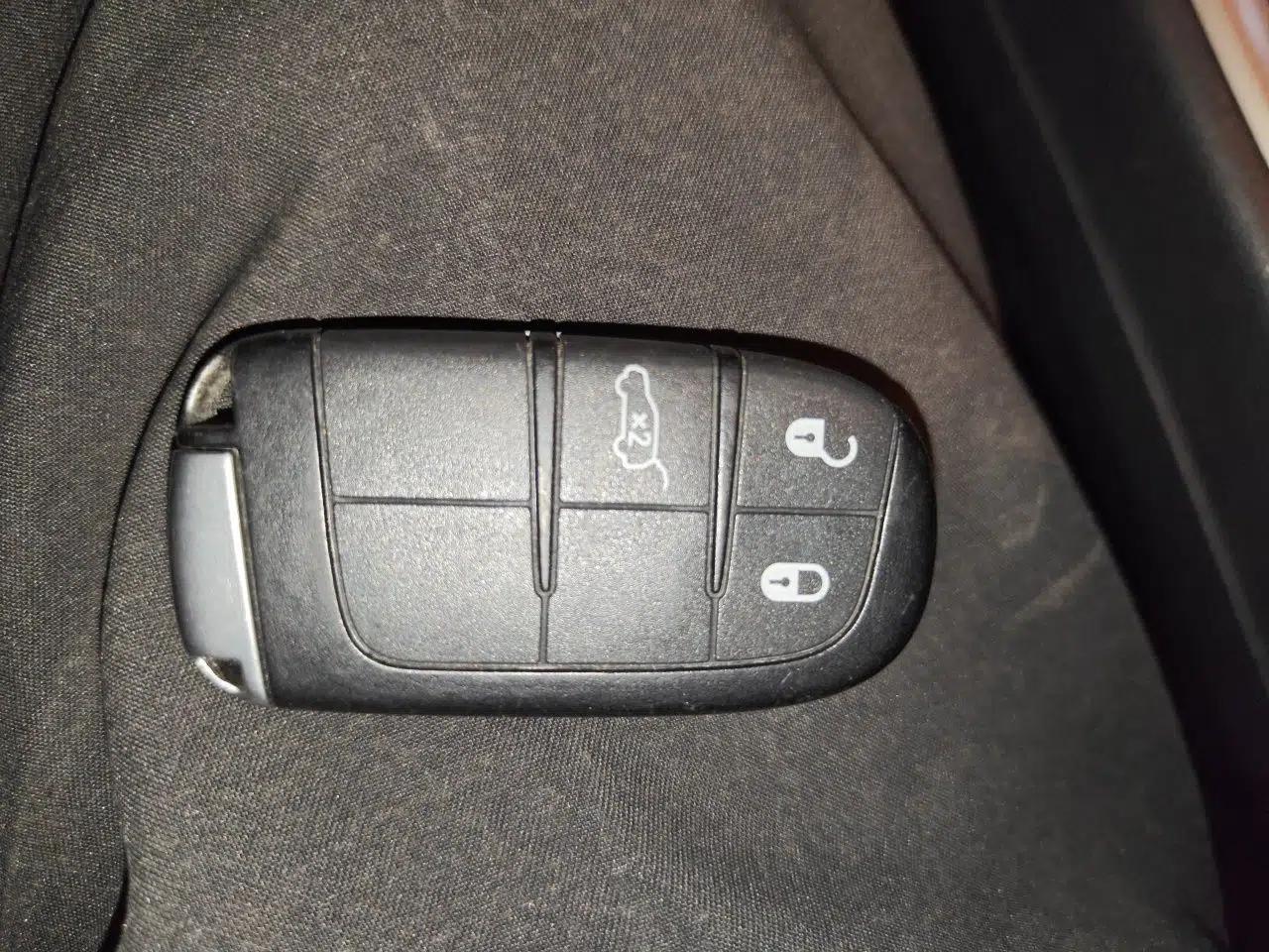 Jeep Grand Cherokee 2016 3.0L Comfort Navigation Edition — миниатюра 20
