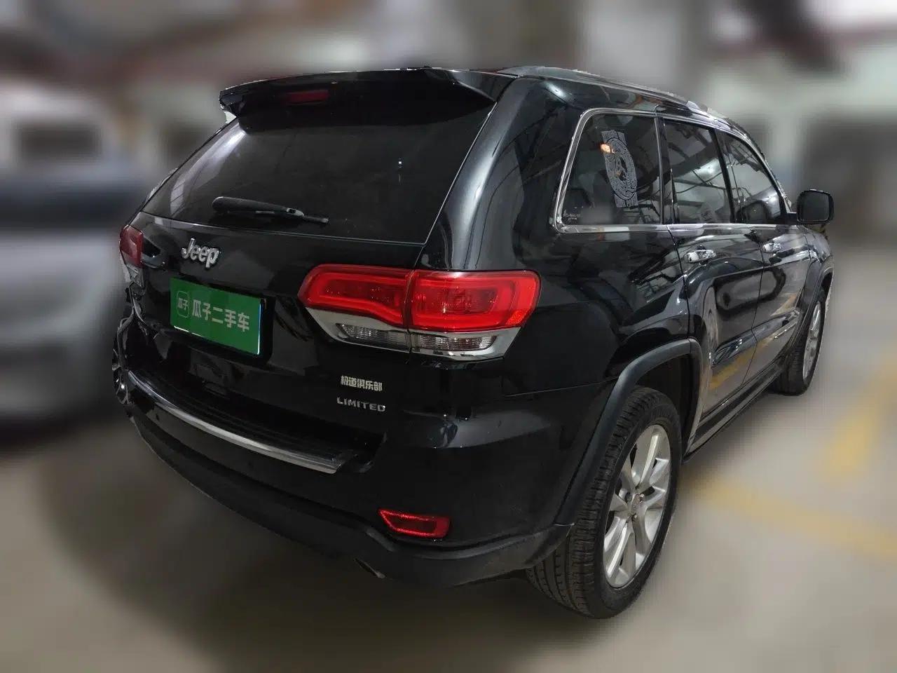 Jeep Grand Cherokee 2016 3.0L Comfort Navigation Edition — миниатюра 4