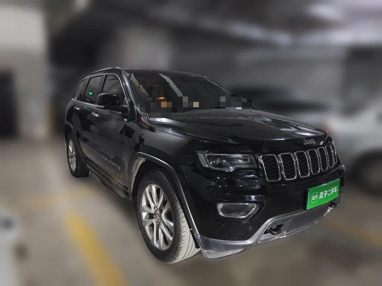 Jeep Grand Cherokee 2016 3.0L Comfort Navigation Edition — миниатюра 5