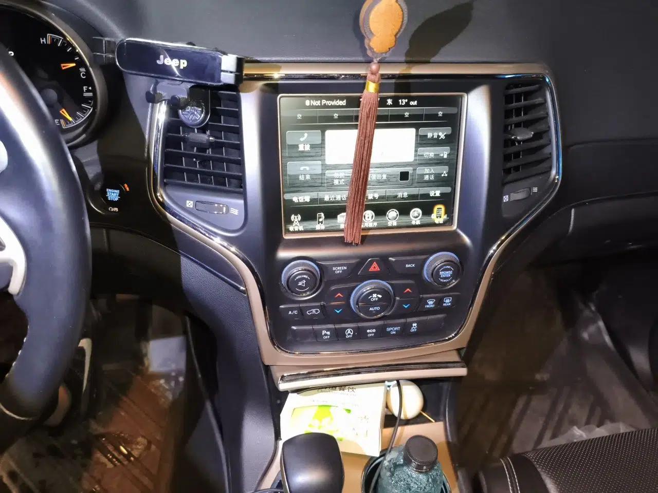 Jeep Grand Cherokee 2016 3.0L Elite Navigation Edition — миниатюра 14
