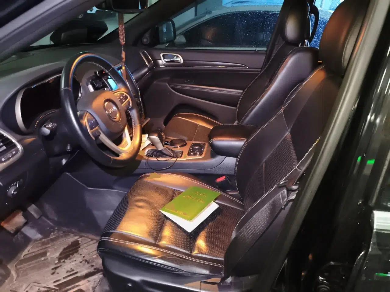 Jeep Grand Cherokee 2016 3.0L Elite Navigation Edition — миниатюра 16