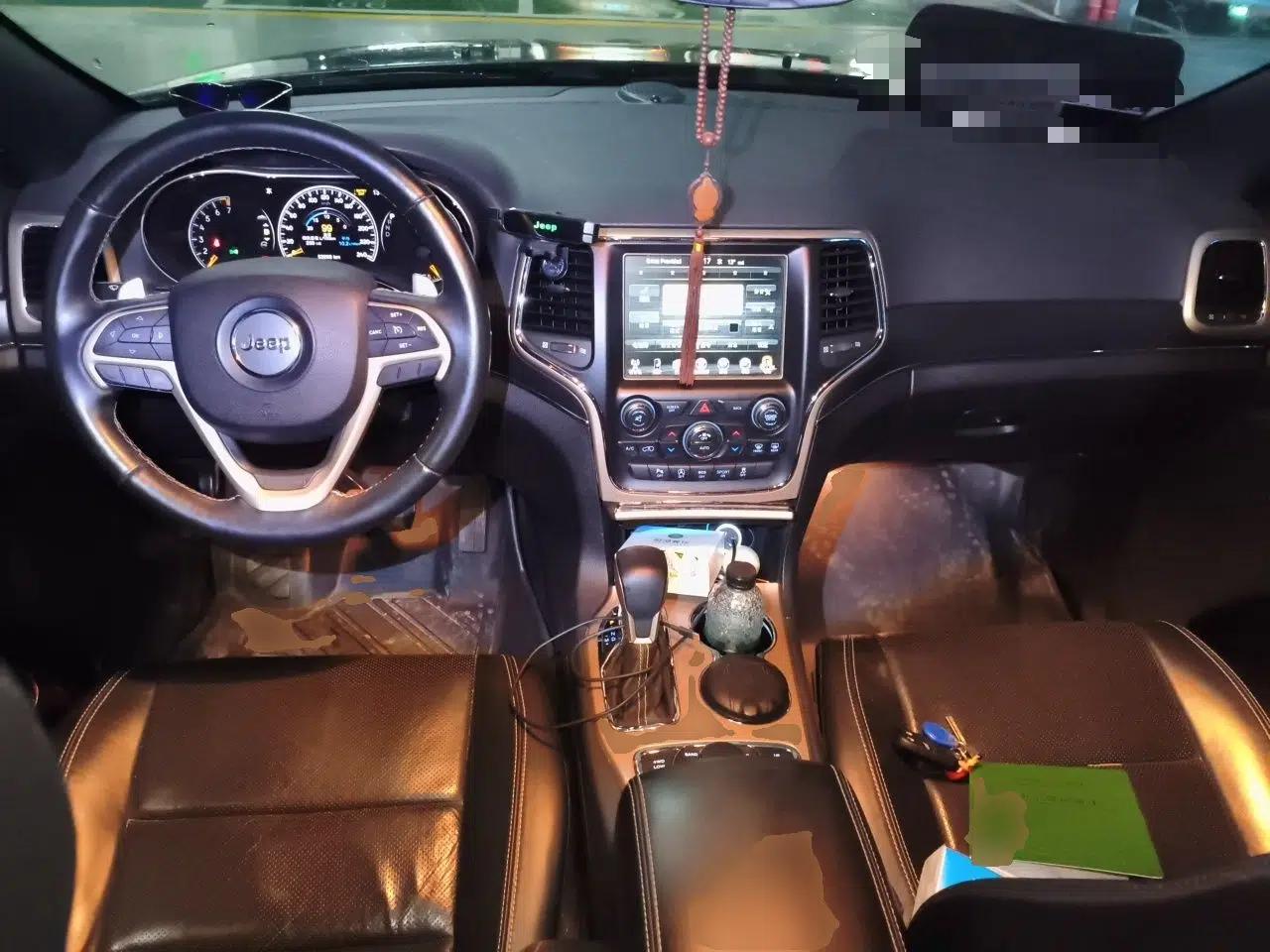 Jeep Grand Cherokee 2016 3.0L Elite Navigation Edition — миниатюра 10
