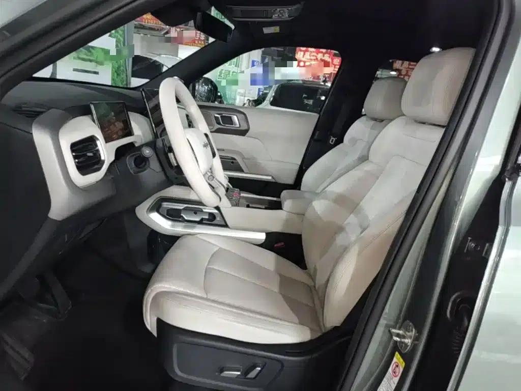 Titanium 3 2025 Model 501KM AWD Ultra Edition — миниатюра 15