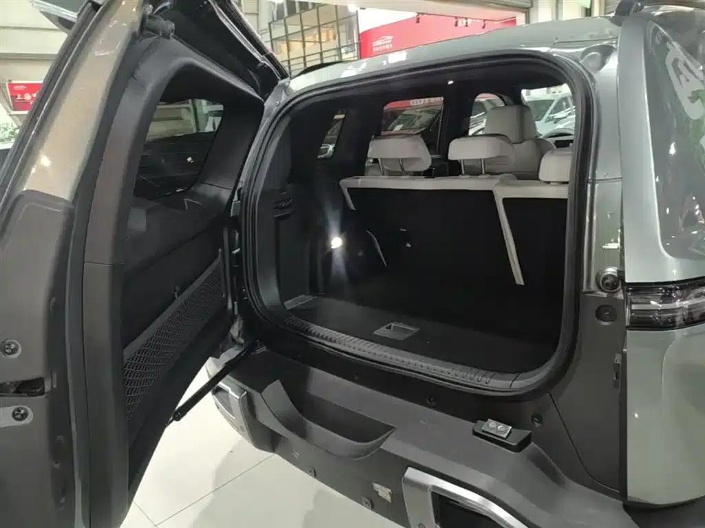 Titanium 3 2025 Model 501KM AWD Ultra Edition — миниатюра 19