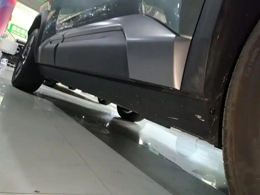 Titanium 3 2025 Model 501KM AWD Ultra Edition — миниатюра 21