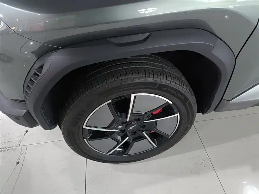 Titanium 3 2025 Model 501KM AWD Ultra Edition — миниатюра 23