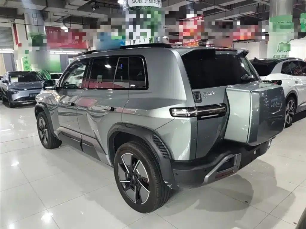Titanium 3 2025 Model 501KM AWD Ultra Edition — миниатюра 5