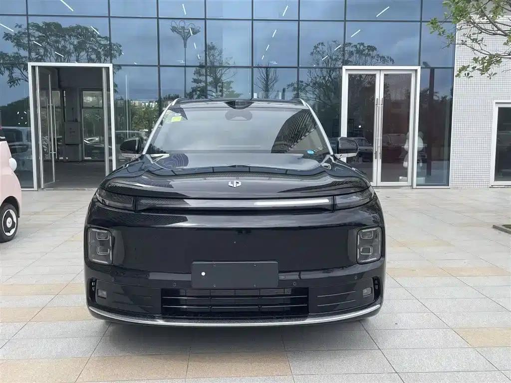Leapmotor D19 2026 Range Extended 500 Smart Edition (6-seater) — миниатюра 2