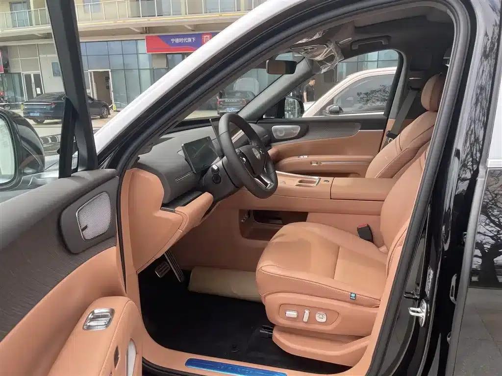 Leapmotor D19 2026 Range Extended 500 Smart Edition (6-seater) — миниатюра 4