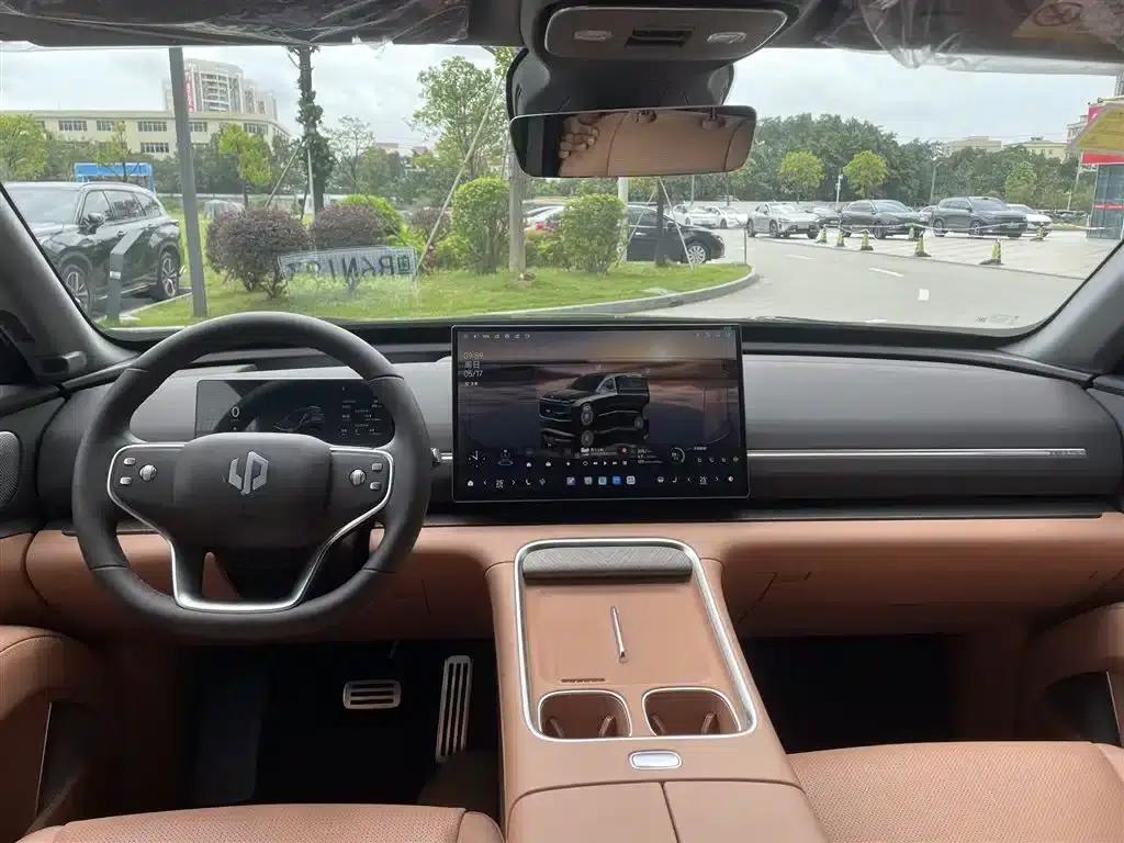 Leapmotor D19 2026 Range Extended 500 Smart Edition (6-seater) — миниатюра 5