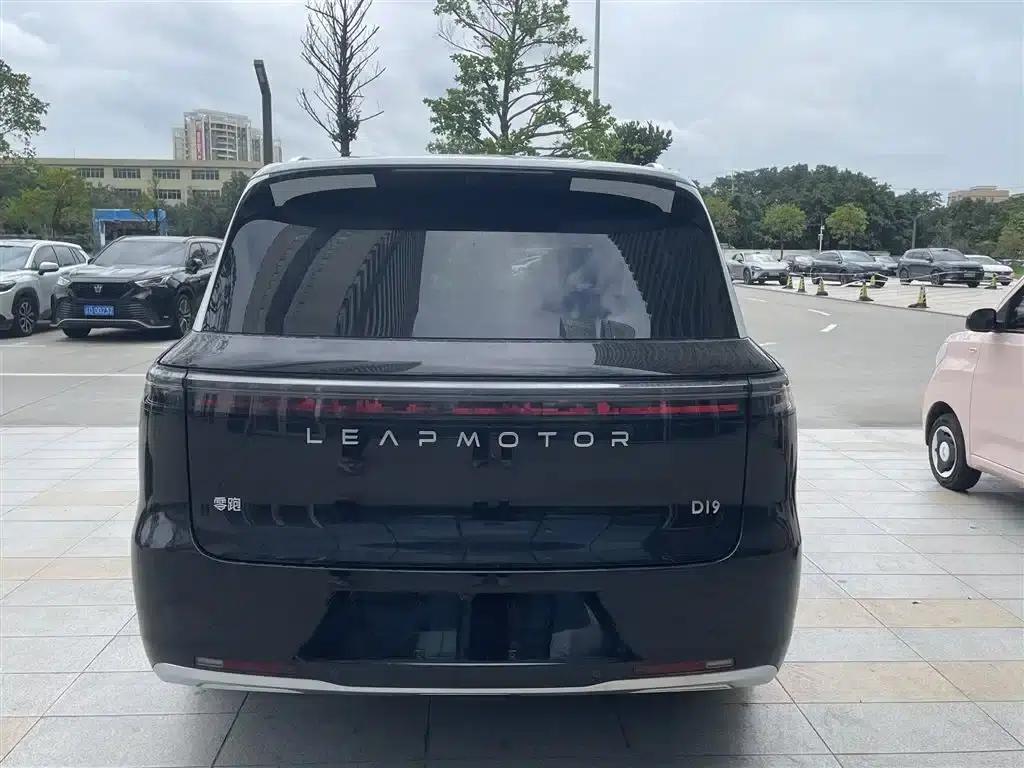 Leapmotor D19 2026 Range Extended 500 Smart Edition (6-seater) — миниатюра 8