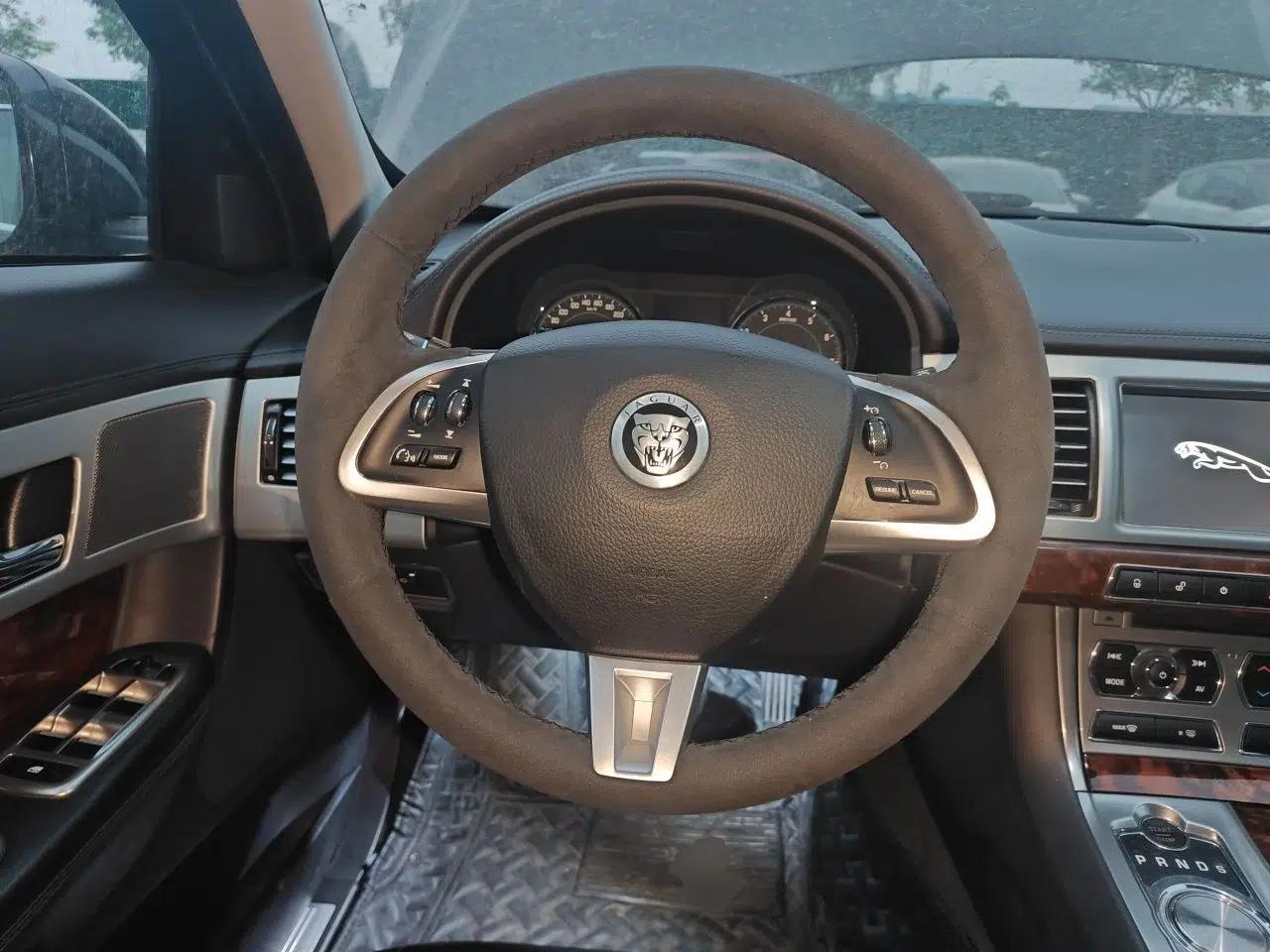 Jaguar XF 2012 XF 3.0L V6 Luxury Edition — миниатюра 11