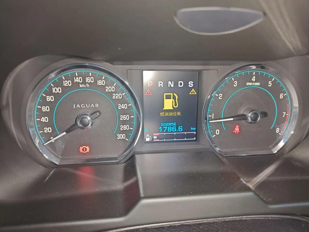 Jaguar XF 2012 XF 3.0L V6 Luxury Edition — миниатюра 12