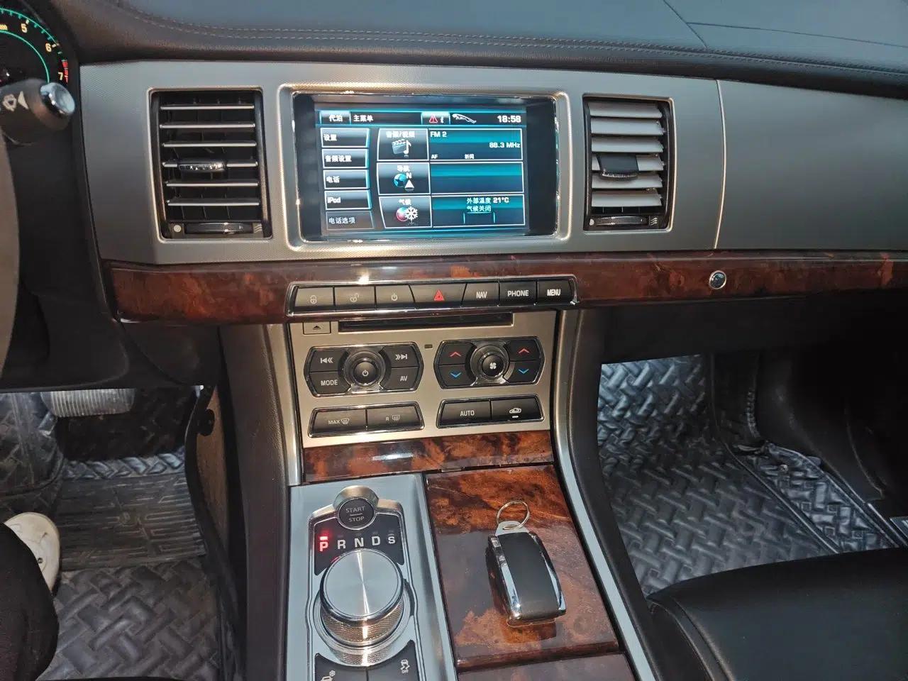 Jaguar XF 2012 XF 3.0L V6 Luxury Edition — миниатюра 14