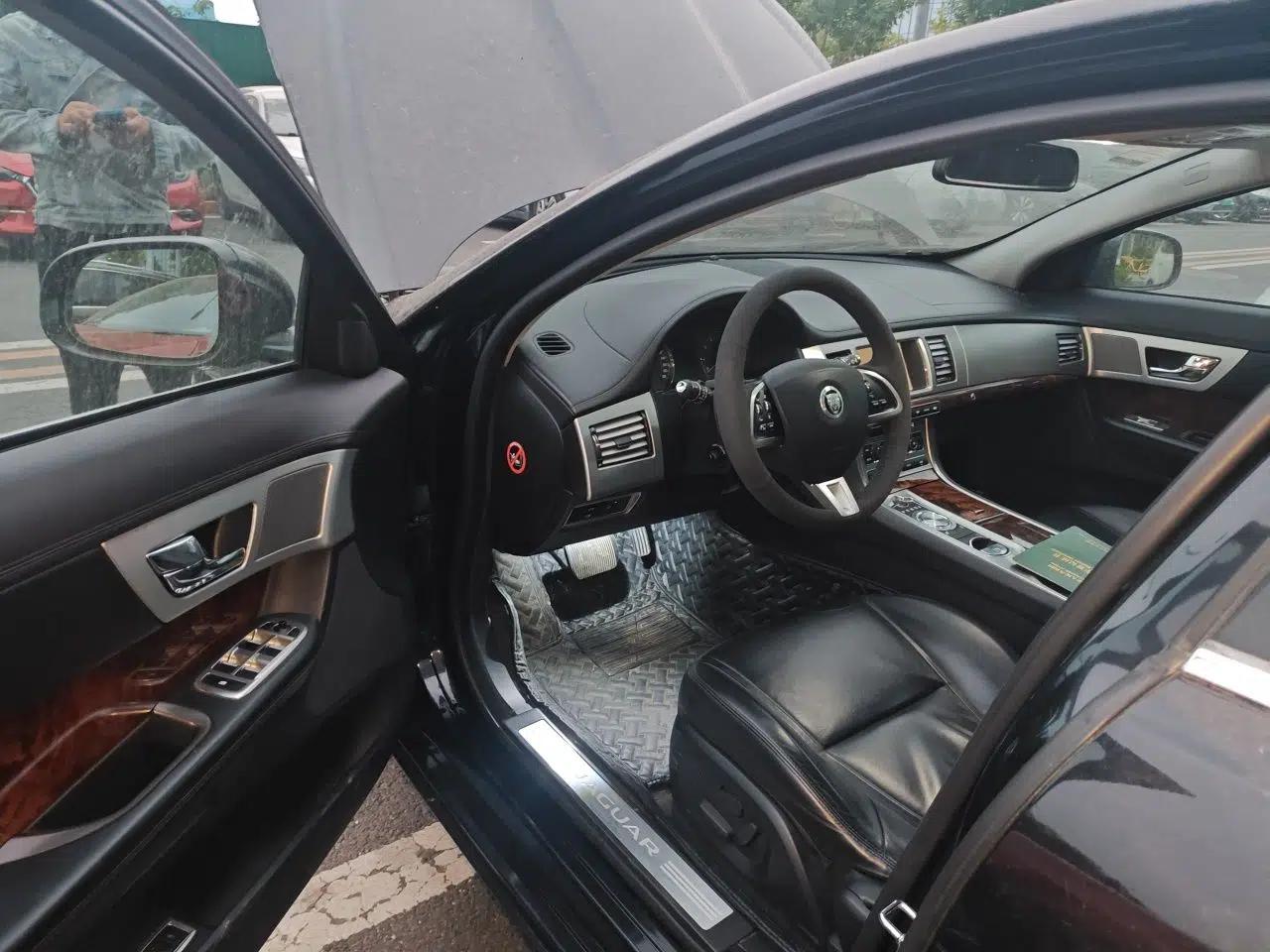 Jaguar XF 2012 XF 3.0L V6 Luxury Edition — миниатюра 17