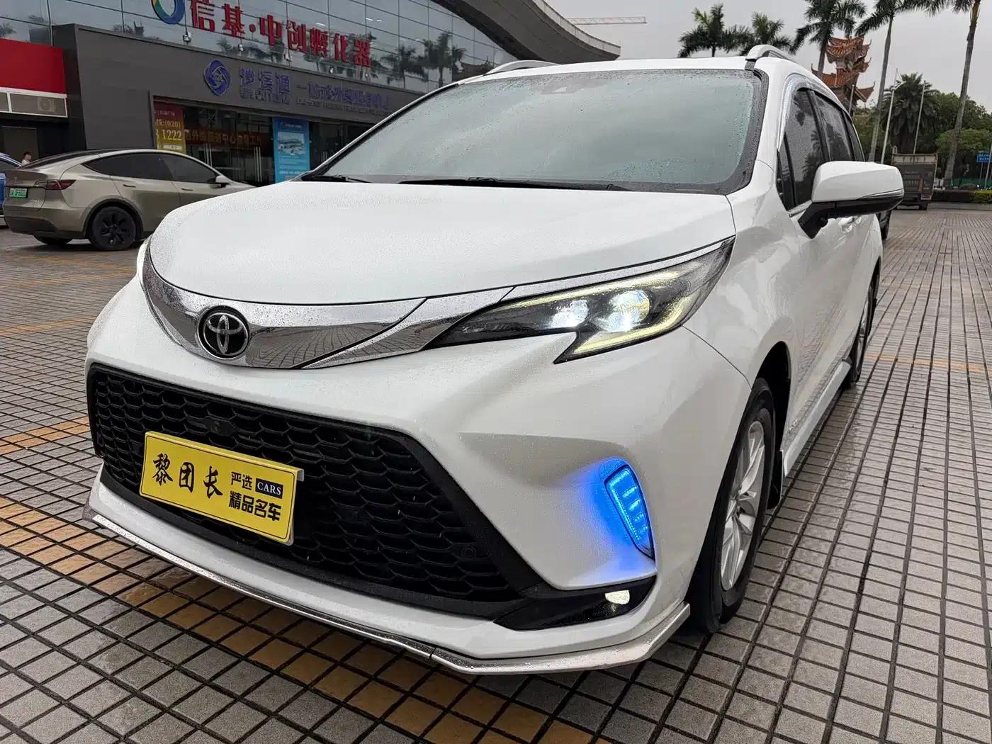 2024 Grevia 2.5L Hybrid Luxury Edition — миниатюра 1