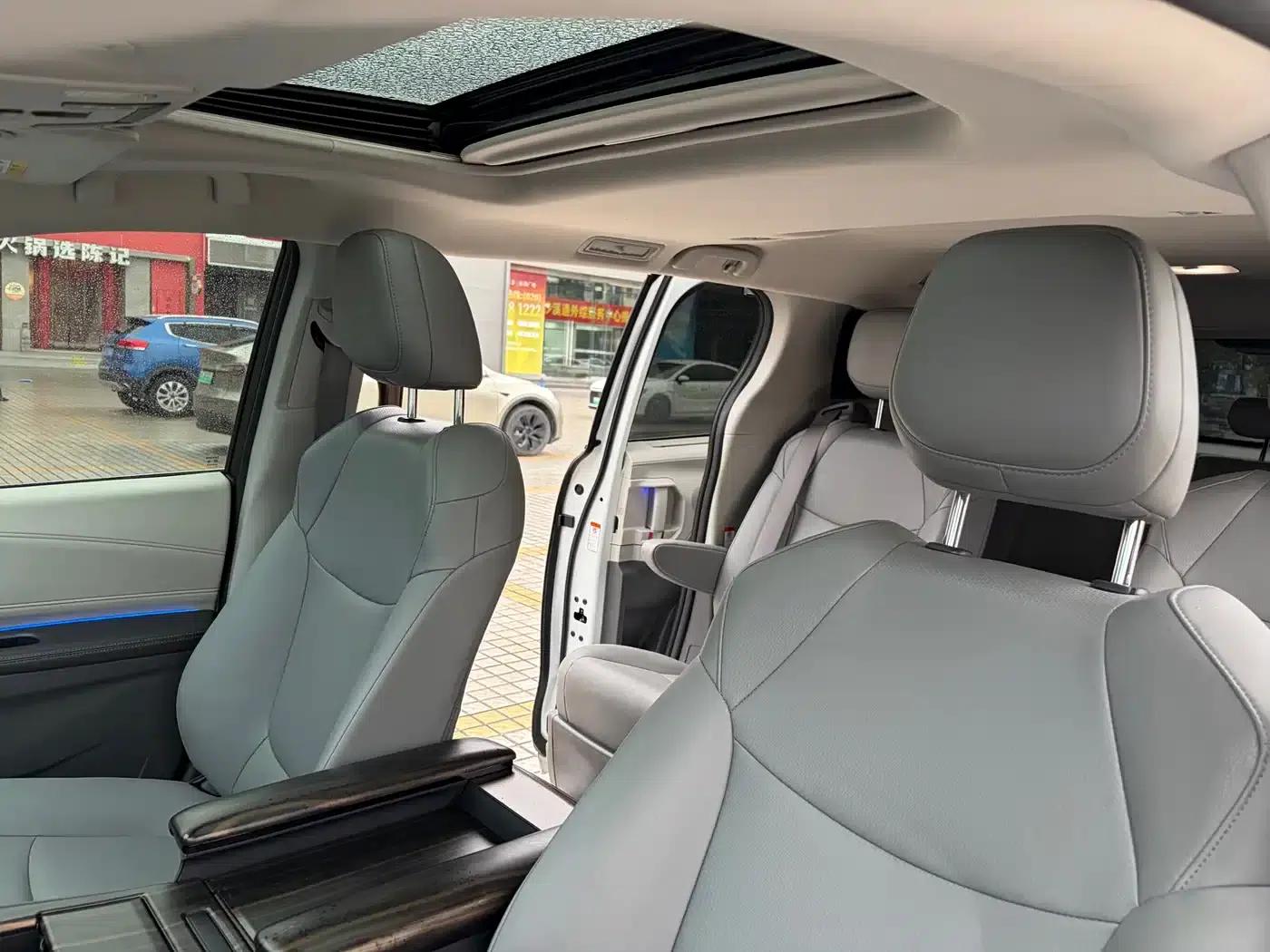 2024 Grevia 2.5L Hybrid Luxury Edition — миниатюра 19