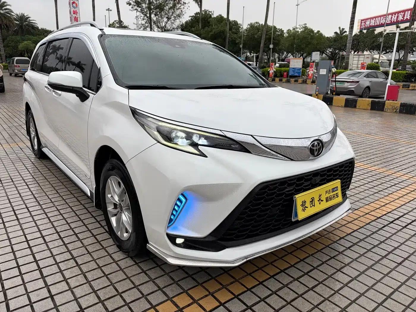 2024 Grevia 2.5L Hybrid Luxury Edition — миниатюра 3