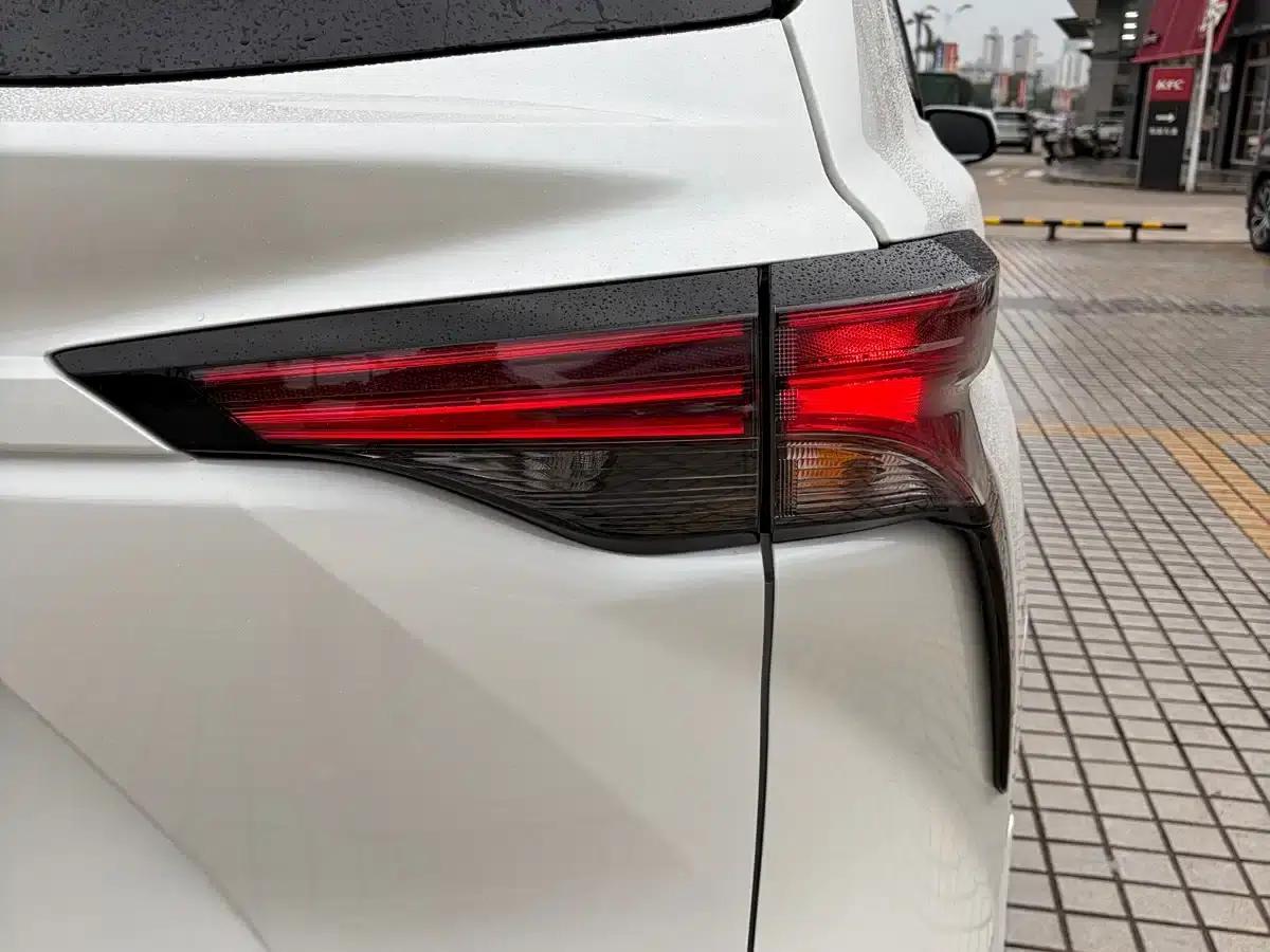 2024 Grevia 2.5L Hybrid Luxury Edition — миниатюра 27