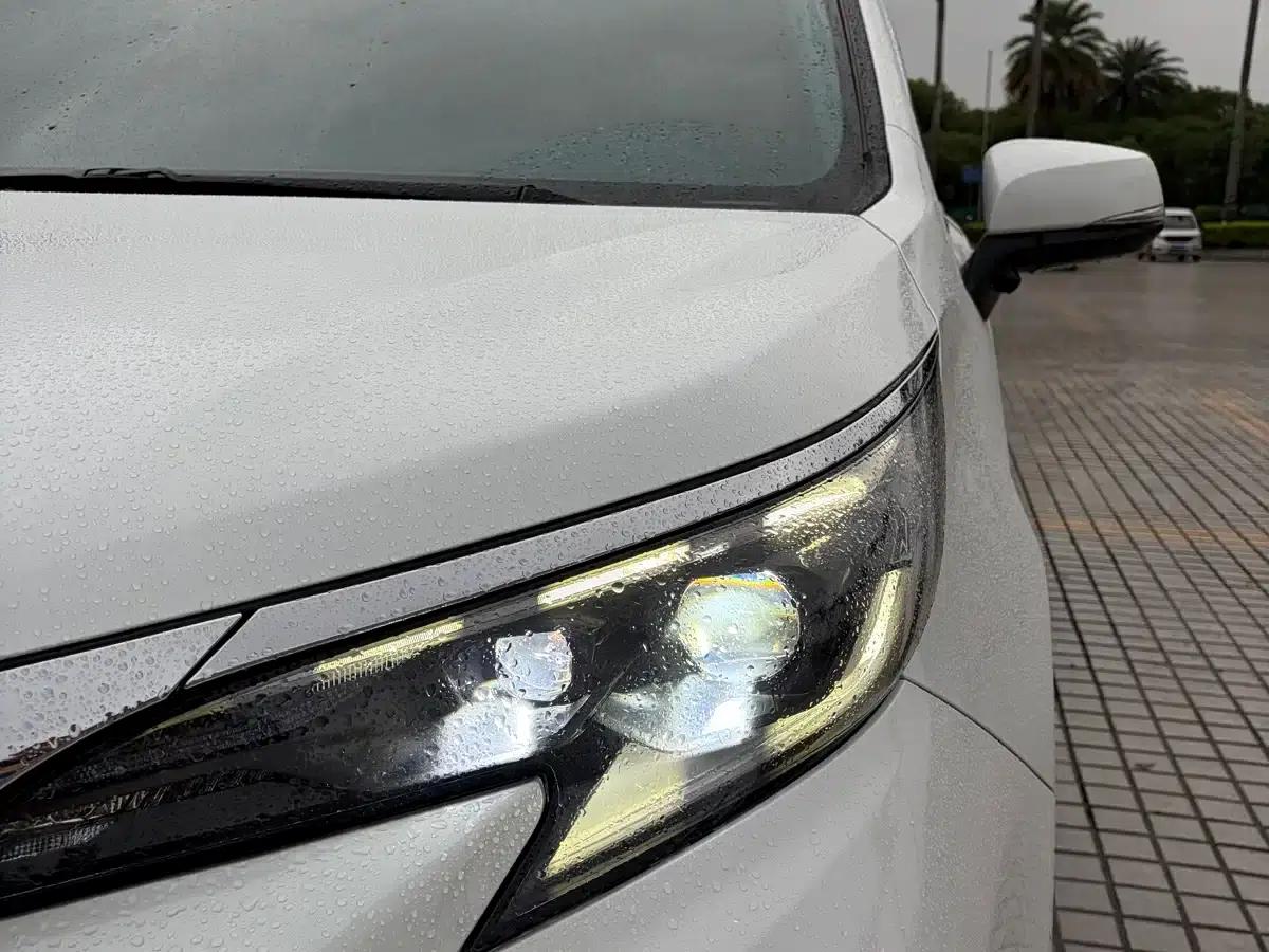 2024 Grevia 2.5L Hybrid Luxury Edition — миниатюра 4