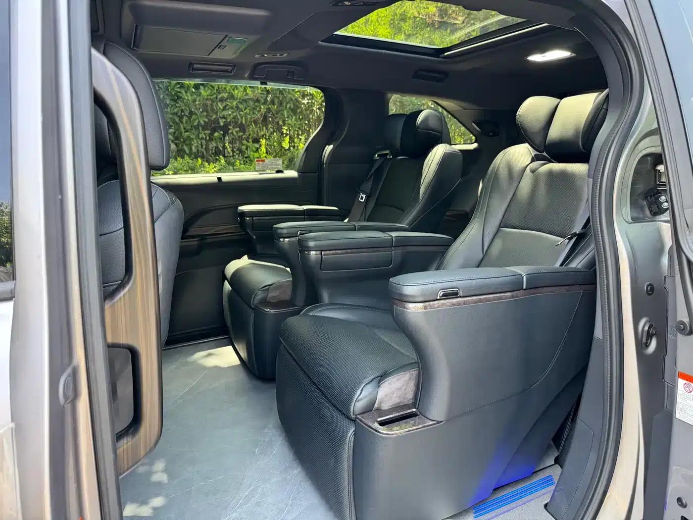 2023 Grevia 2.5L Hybrid Flagship VIP Edition — миниатюра 16