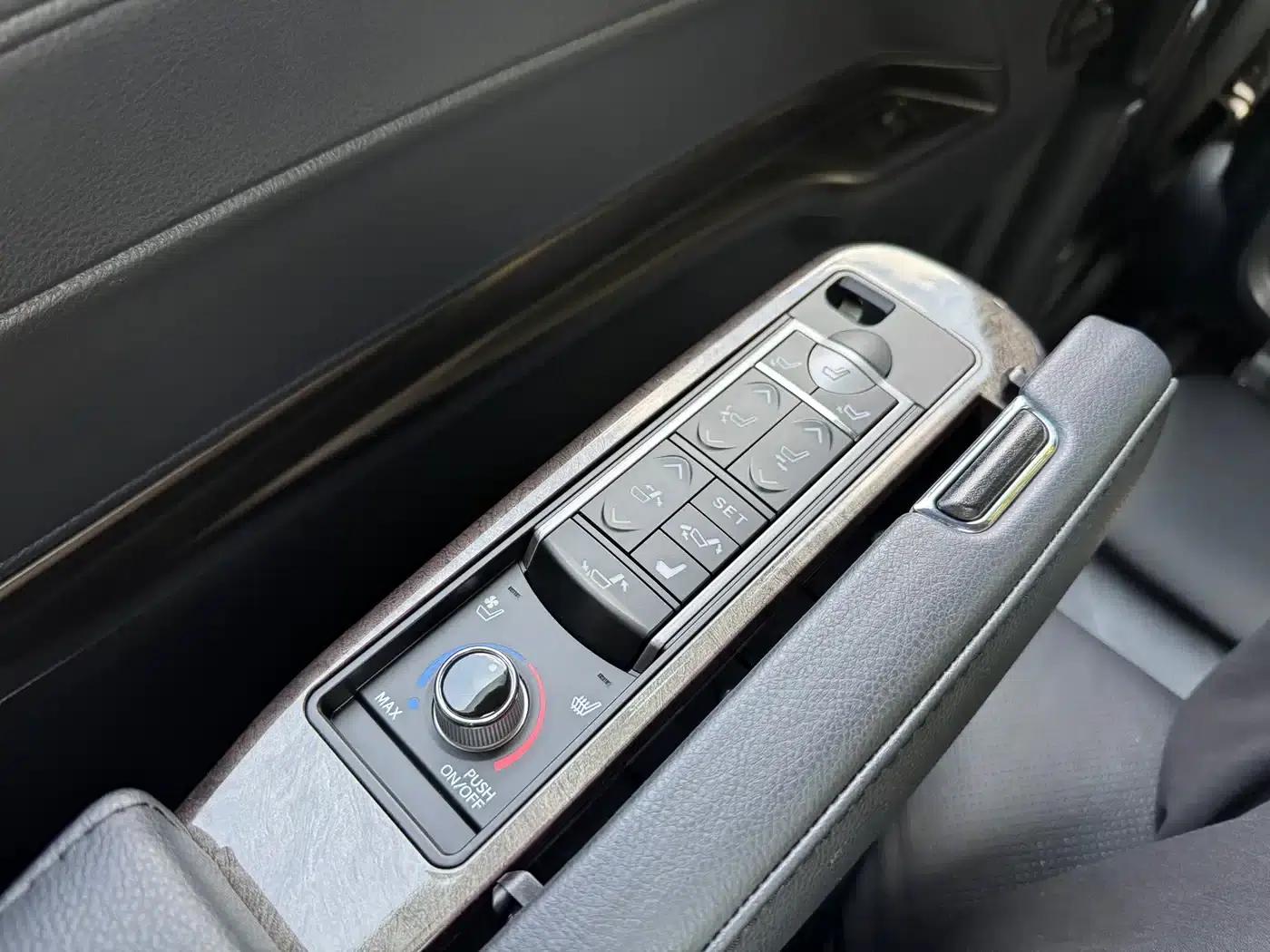 2023 Grevia 2.5L Hybrid Flagship VIP Edition — миниатюра 19