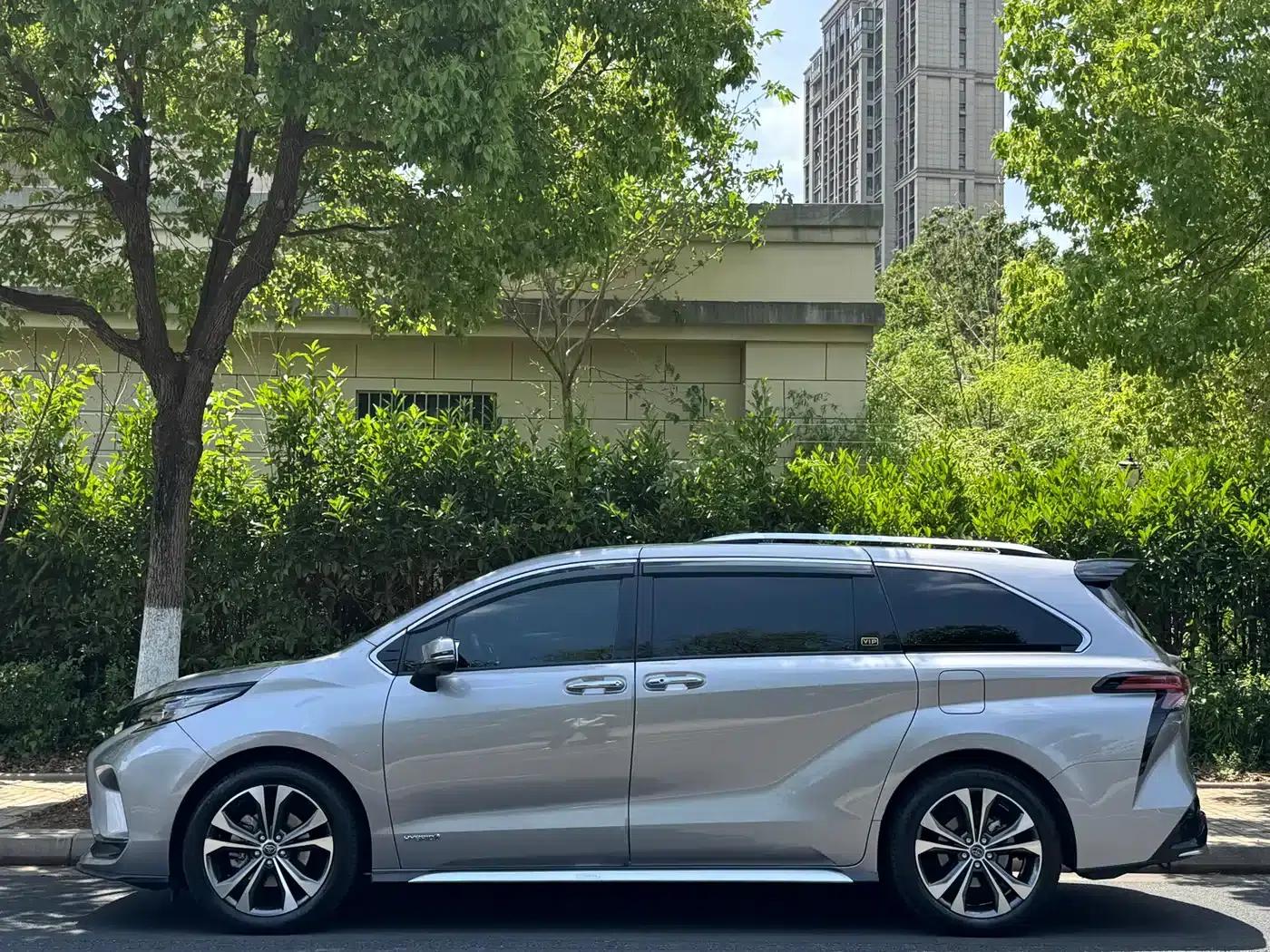 2023 Grevia 2.5L Hybrid Flagship VIP Edition — миниатюра 3