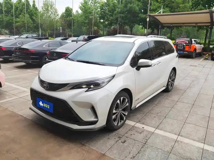 2023 Grevia 2.5L Hybrid Premium Plus Edition — миниатюра 1