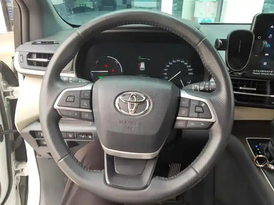 2023 Grevia 2.5L Hybrid Premium Plus Edition — миниатюра 15