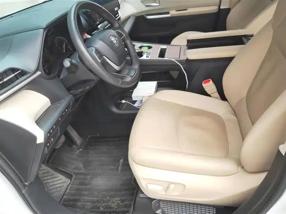 2023 Grevia 2.5L Hybrid Premium Plus Edition — миниатюра 9