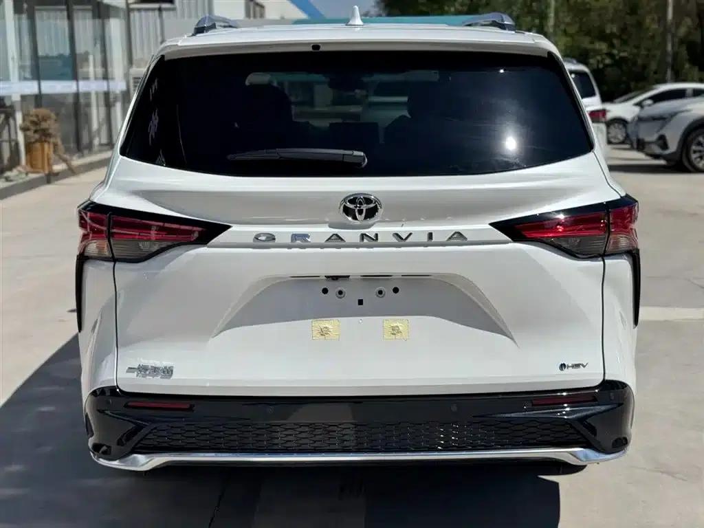 2026 Grevia 2.5L Hybrid Luxury Edition — миниатюра 5