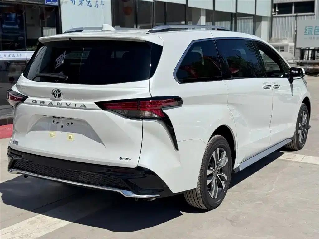 2026 Grevia 2.5L Hybrid Luxury Edition — миниатюра 6