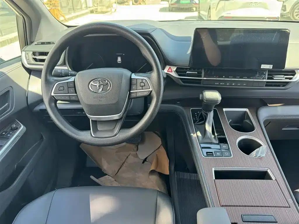 2026 Grevia 2.5L Hybrid Luxury Edition — миниатюра 10